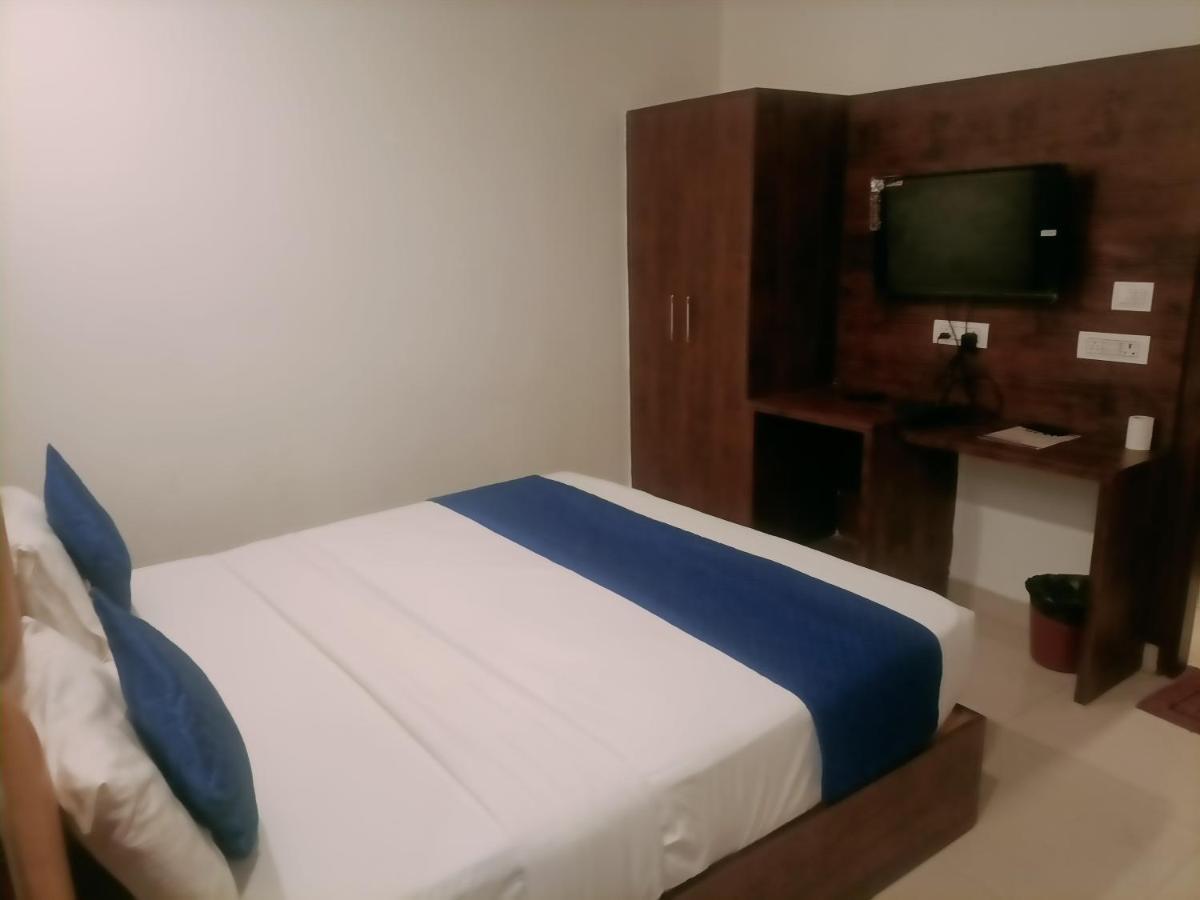 Hotel Le Mount Near Igi Airport ニューデリー エクステリア 写真