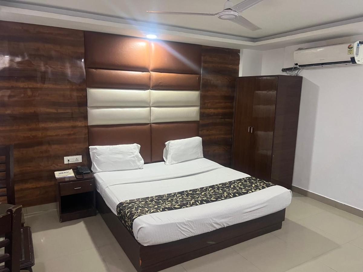 Hotel Le Mount Near Igi Airport ニューデリー エクステリア 写真