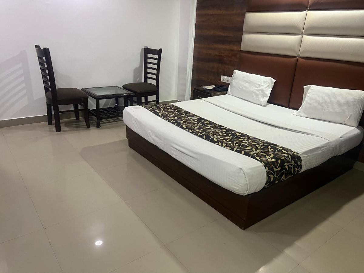 Hotel Le Mount Near Igi Airport ニューデリー エクステリア 写真